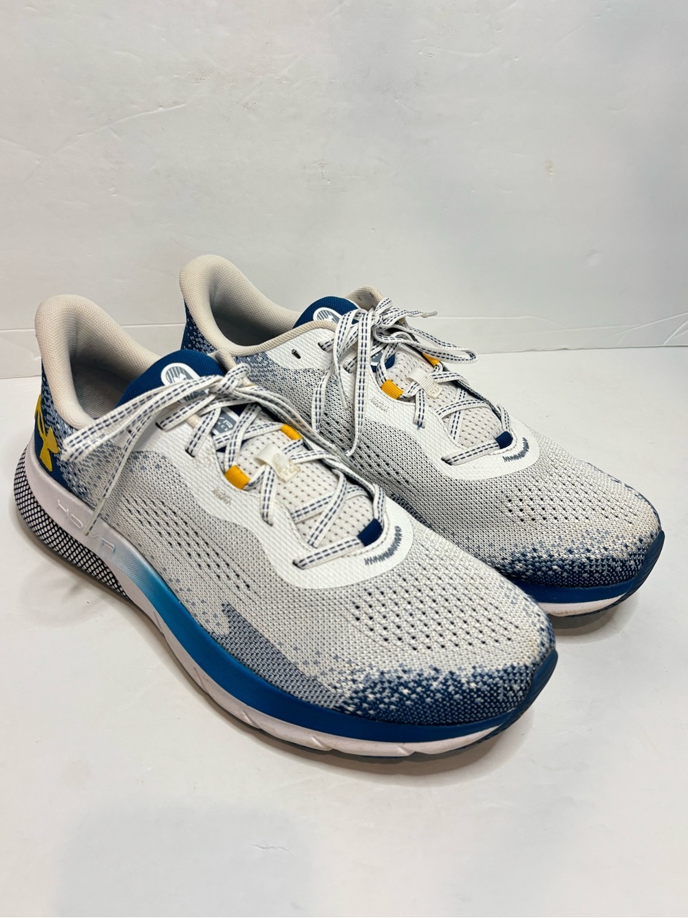 Under Armour HOVR Turbulence 2 Running Shoe Sneaker White Blue Gold 10
